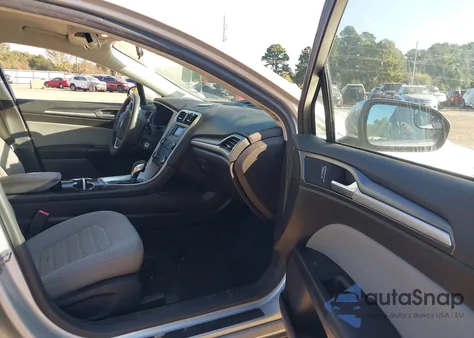 2016 Ford Fusion S z USA, uszkodzony, nr VIN 3FA6P0G76GR368028